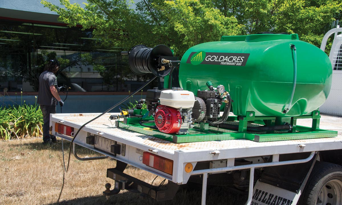 Traymount Sprayer. Elevate Your Spraying Game 400-600L