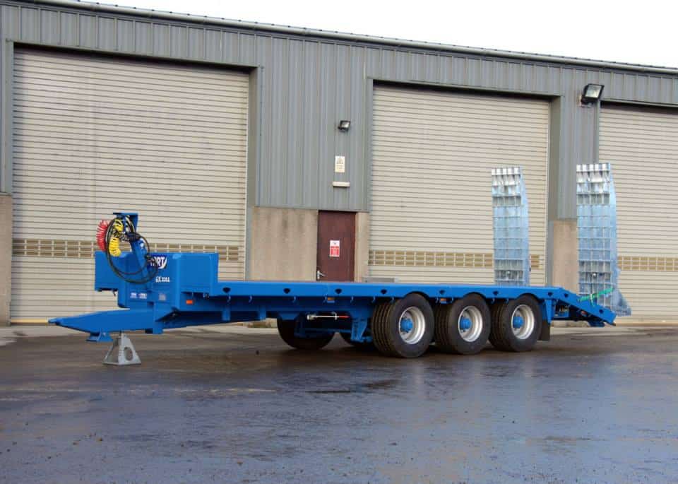 Low Loader Trailer. Heavy Duty Equipment Hauling Trailers 8-22t